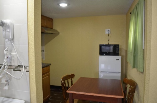 Budget Inn Williamsville image 18