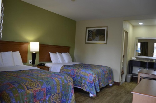 Budget Inn Williamsville image 36