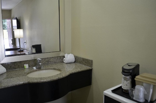 Budget Inn Williamsville image 38