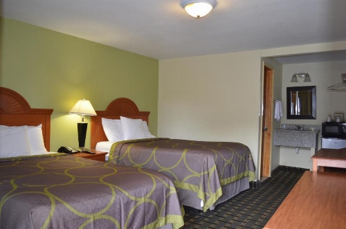 Budget Inn Williamsville image 46